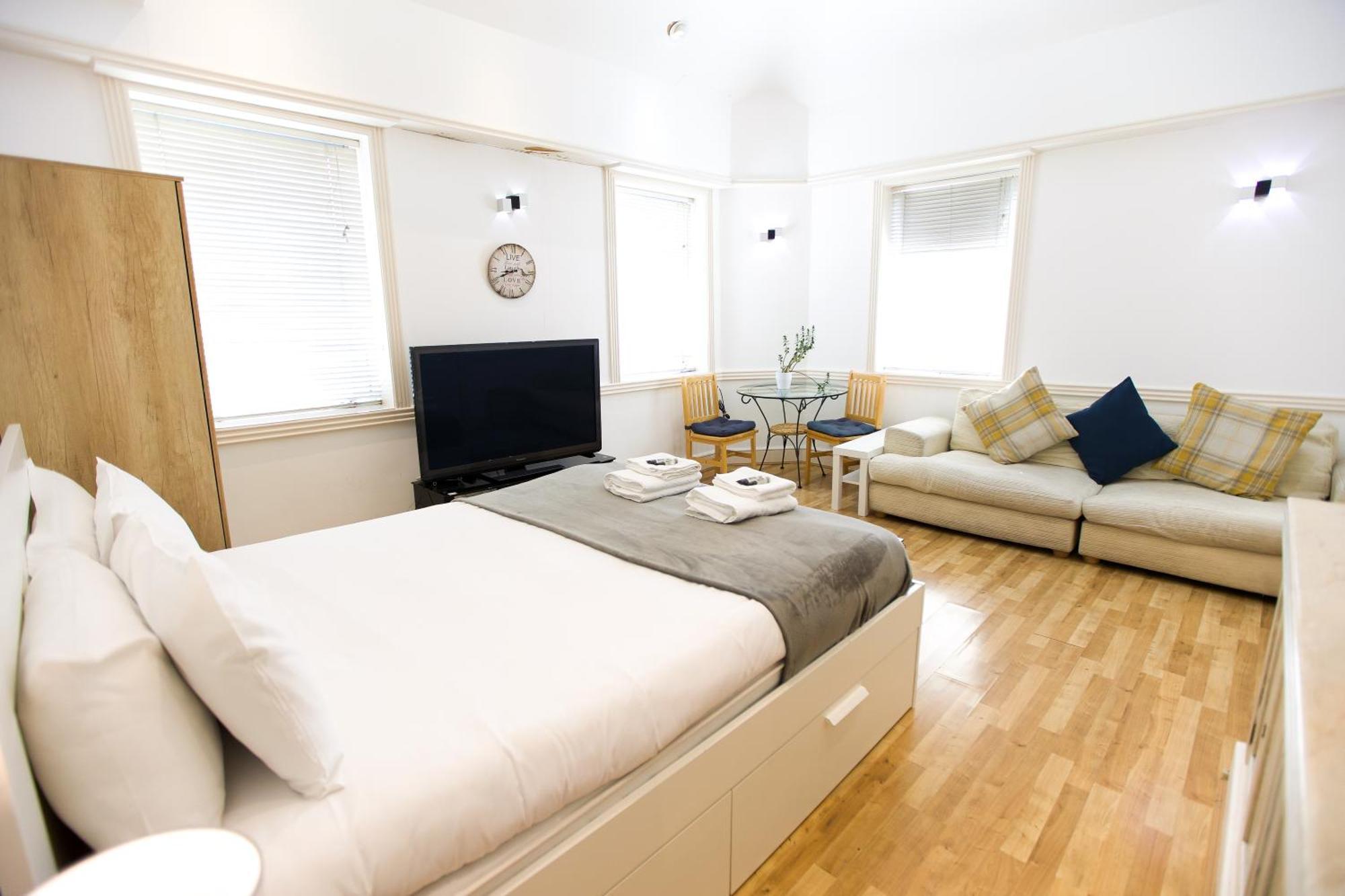 Charming With Good Wifi, 5 Min To Baker Str Londen